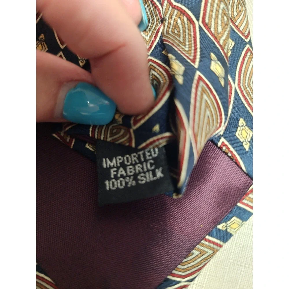 Classic Geoffrey Beene 100% Silk Men's Tie  57